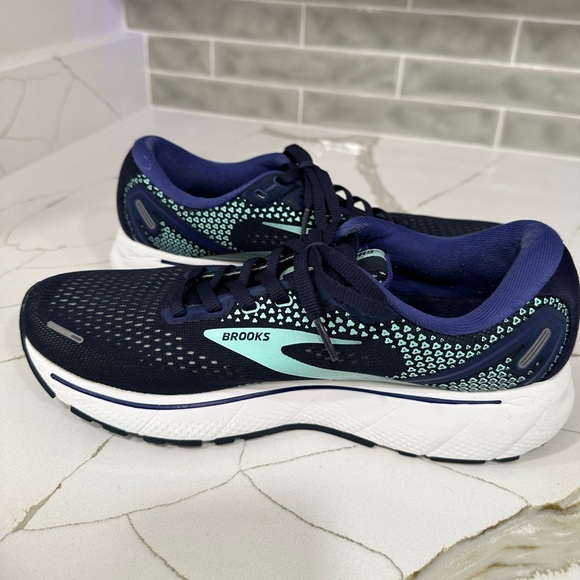 Brooks Ghost 14 Sneakers. Women’s Size 9 M. Color Peacoat/Yucca. - Picture 4 of 10